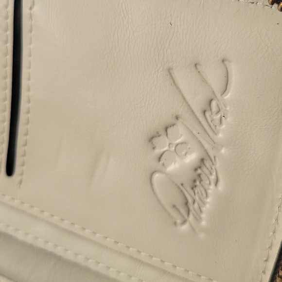 Patricia Nash Pertina Frame Crossbody Kisslock Bag in Ivory - Picture 11 of 13